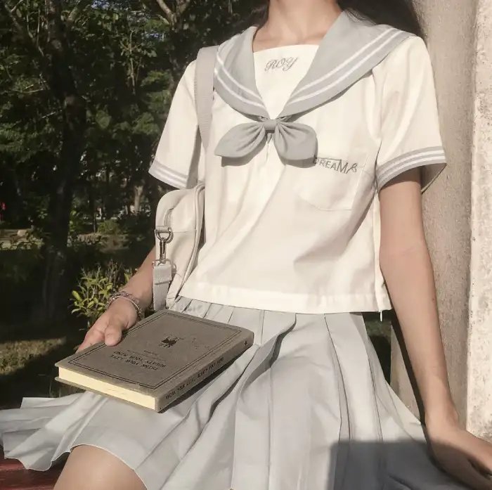 小孩好黑
